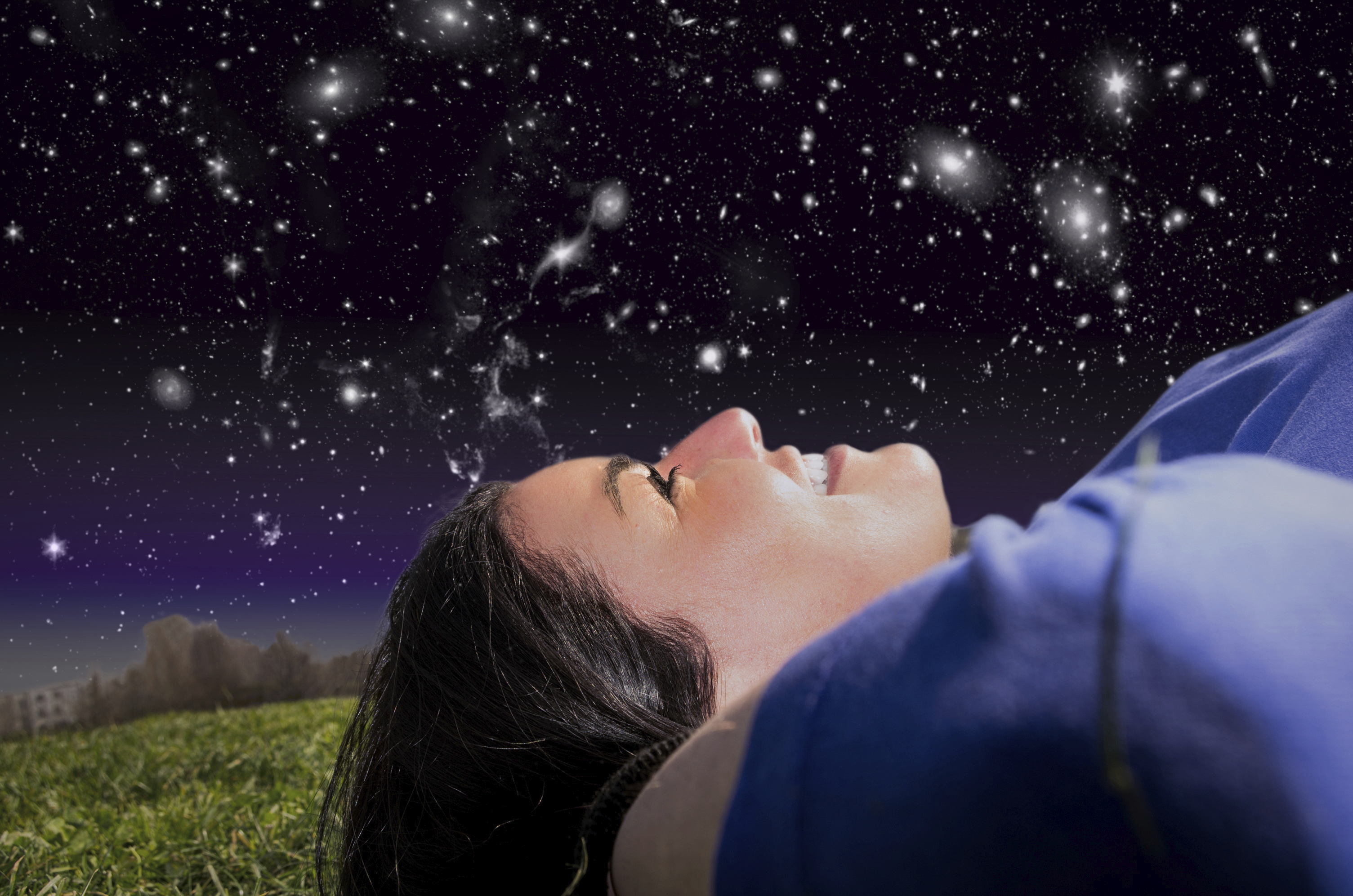 По ночам несмотря на звездное небо сырая. Взгляд на звездное небо. Звезда с неба. Звездное небо и человек. Девушка ночь звезды.